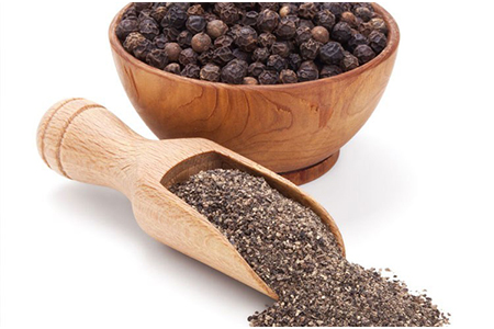 Piperyna – czyli dlaczego warto dużo pieprzyć?